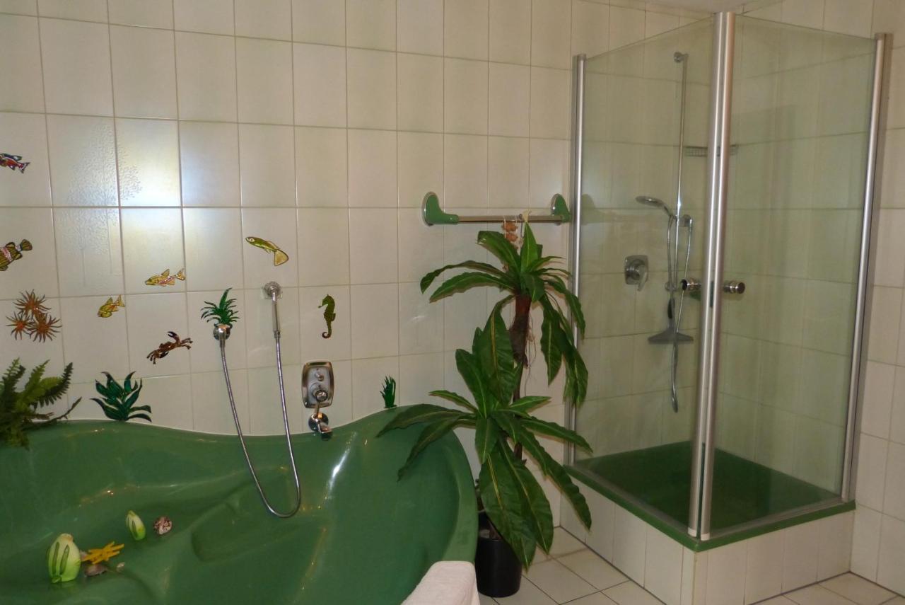 Schreiner Villa Daun Buitenkant foto